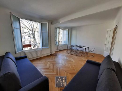 Apartment / Etagenwohnung in Sorbonne, Jardin des Plantes, Saint-Victor, Paris