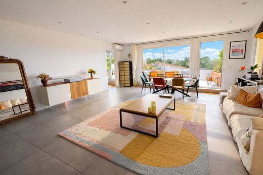 Apartment / Etagenwohnung in Aix-en-Provence, Bouches-du-Rhône