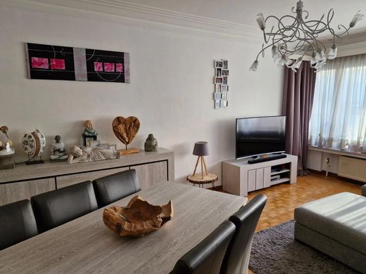 Apartment / Etagenwohnung in Ixelles/Elsene, Bruxelles-Capitale
