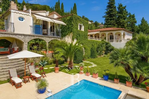 Grasse, Alpes-Maritimesの高級住宅