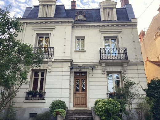 Casa de lujo en Dammarie-les-Lys, Sena y Marne