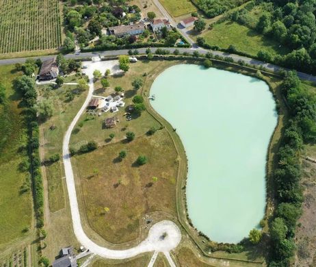 Luxury home in Berson, Gironde