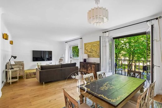 Apartment in Tour Eiffel, Invalides – Ecole Militaire, Saint-Thomas d’Aquin, Paris