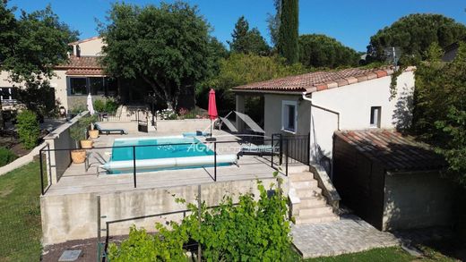 Luxus-Haus in Brouzet-lès-Alès, Gard