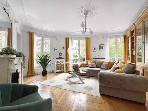 Apartment in Neuilly-sur-Seine, Hauts-de-Seine