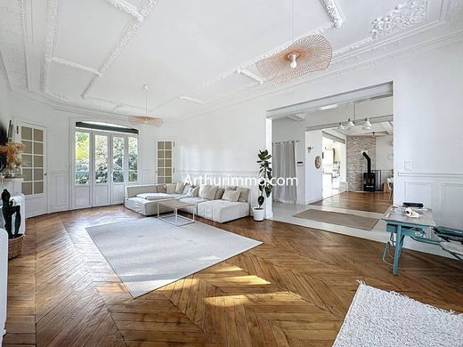 Luxus-Haus in Lésigny, Seine-et-Marne