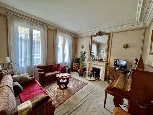 Apartment in Neuilly-sur-Seine, Hauts-de-Seine