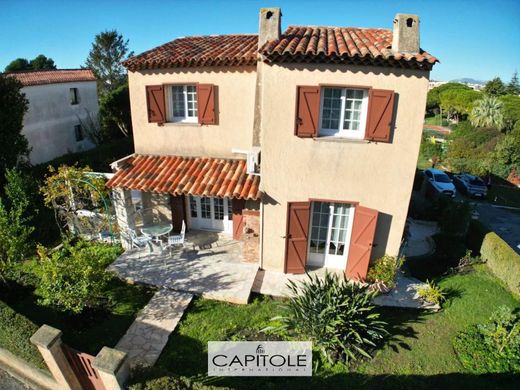 Villa en Antibes, Alpes Marítimos