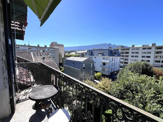 Apartment / Etagenwohnung in Aix-les-Bains, Savoy