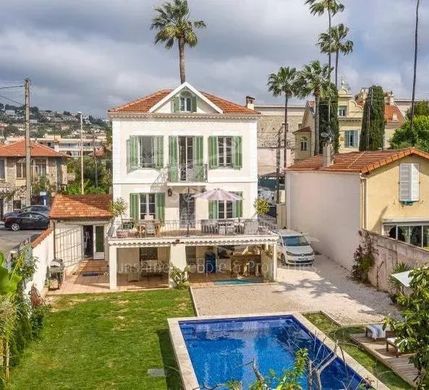 Villa in Golfe-Juan, Alpes-Maritimes