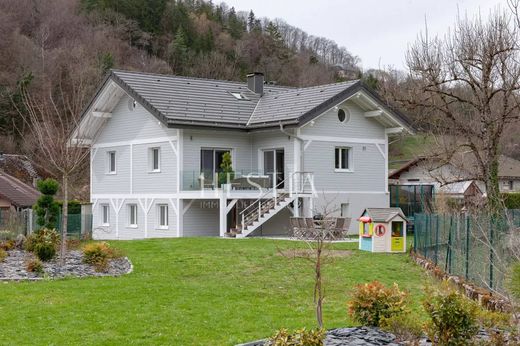 Doussard, Haute-Savoieの高級住宅