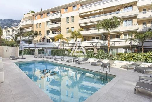 Apartment / Etagenwohnung in Beaulieu-sur-Mer, Alpes-Maritimes