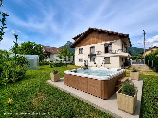 Luxury home in Cluses, Haute-Savoie