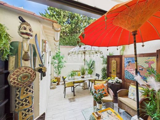 Antibes, Alpes-Maritimesのアパートメント