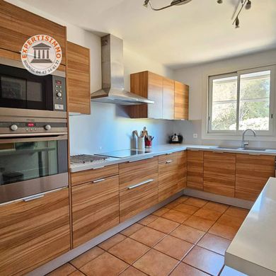 Casa di lusso a Vitrolles, Bocche del Rodano