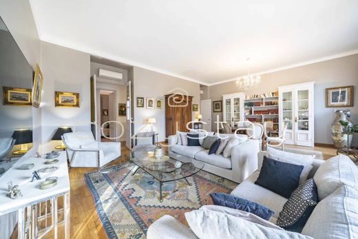 Apartment / Etagenwohnung in Cannes, Alpes-Maritimes