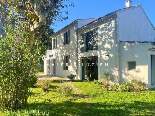 Усадьба / Сельский дом, Châteaurenard, Bouches-du-Rhône