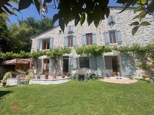 Maison de luxe à Saint-Pierre-de-Rivière, Ariège
