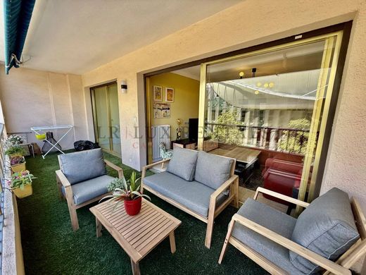Apartment / Etagenwohnung in Juan-les-Pins, Alpes-Maritimes