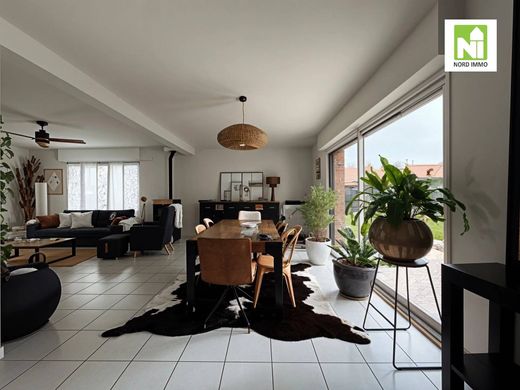 Luxury home in Pont-à-Marcq, North