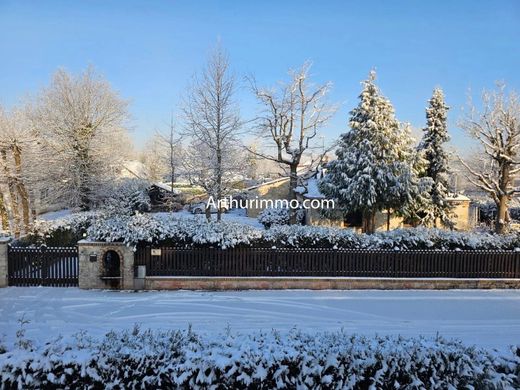 منزل ﻓﻲ Sucy-en-Brie, Val-de-Marne