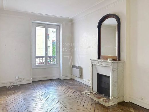 Apartment in Belleville, Père-Lachaise, Ménilmontant, Paris