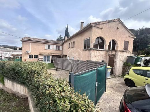 Edificio en Saint-Raphaël, Var