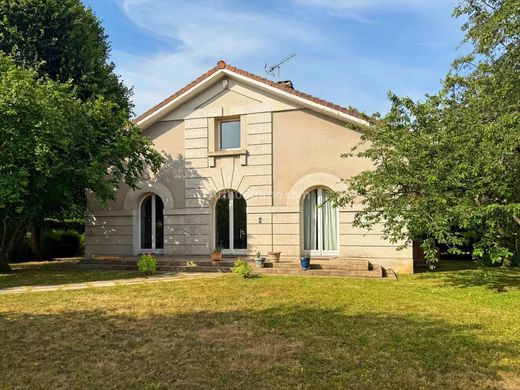Luxury home in Viry-Châtillon, Essonne