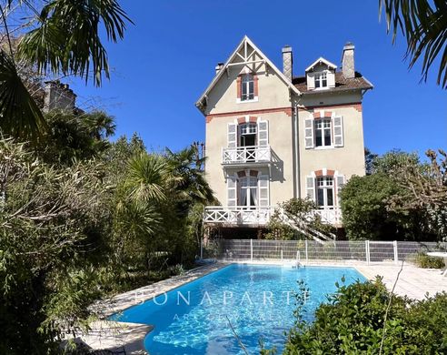 Luxury home in Pau, Pyrénées-Atlantiques