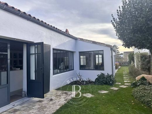 호화 저택 / Loix, Charente-Maritime