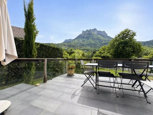 Maison de luxe à Bluffy, Haute-Savoie