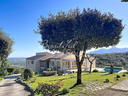 Villa in Ceret, Pyrénées-Orientales