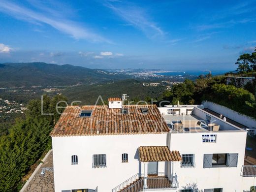 Maison de luxe à Les Adrets-de-l'Estérel, Var