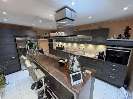 Piso / Apartamento en Bertrange, Canton de Luxembourg