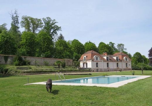 Maison de luxe à Vichy, Allier