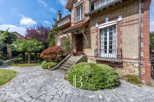 Luxury home in Le Chesnay, Yvelines