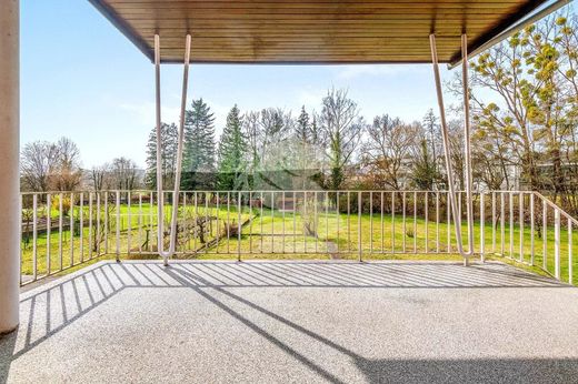 Luxury home in Roodt-sur-Syre, Betzdorf