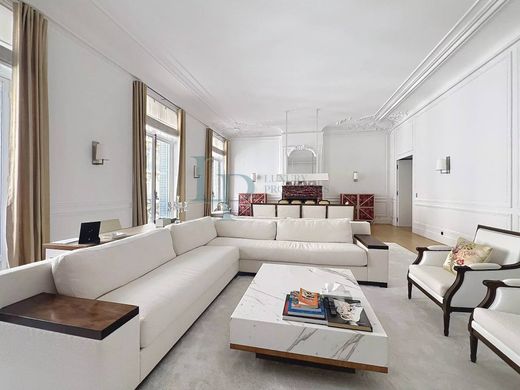 Daire Champs-Elysées, Madeleine, Triangle d’or, Paris