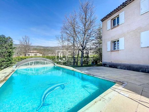 Luxus-Haus in Saint-Vallier-de-Thiey, Alpes-Maritimes