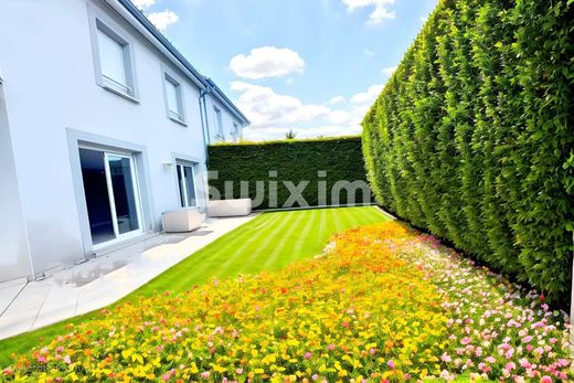 Luxury home in Gex, Ain