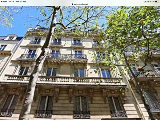 Apartment / Etagenwohnung in Tour Eiffel, Invalides – Ecole Militaire, Saint-Thomas d’Aquin, Paris