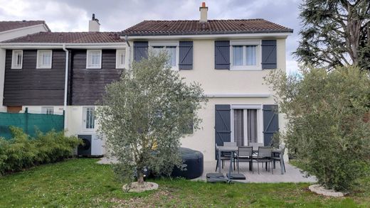 Casa de lujo en Chelles, Sena y Marne