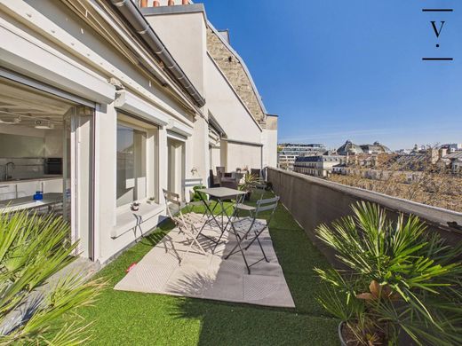 Daire Champs-Elysées, Madeleine, Triangle d’or, Paris