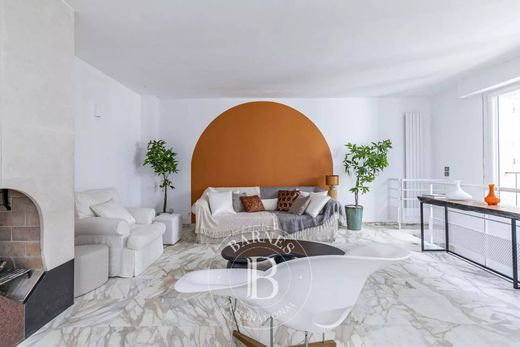 Luxury home in Motte-Picquet, Commerce, Necker, Paris