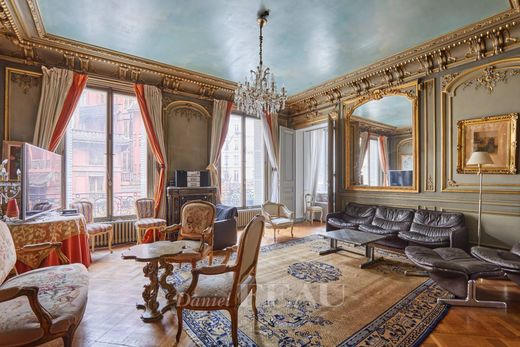 Apartment in Champs-Elysées, Madeleine, Triangle d’or, Paris