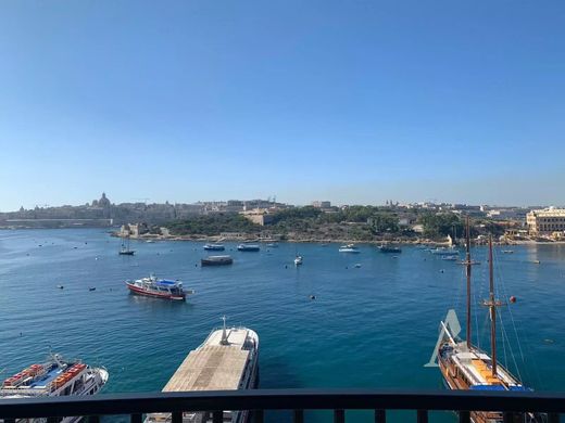 Daire Sliema, Tas-Sliema