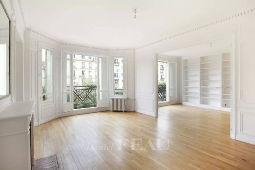 Apartment / Etagenwohnung in Motte-Picquet, Commerce, Necker, Paris
