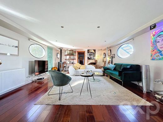 Casa di lusso a Saint-Germain-au-Mont-d'Or, Rhône