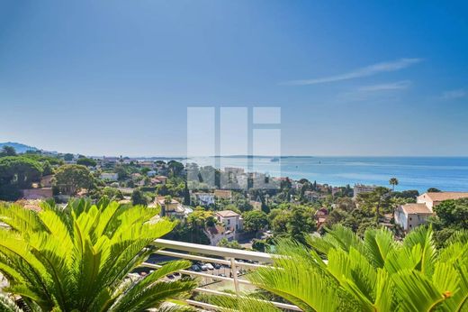 Apartment / Etagenwohnung in Cannes, Alpes-Maritimes