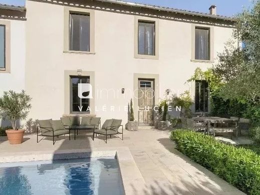 Maison de luxe à Maillane, Bouches-du-Rhône